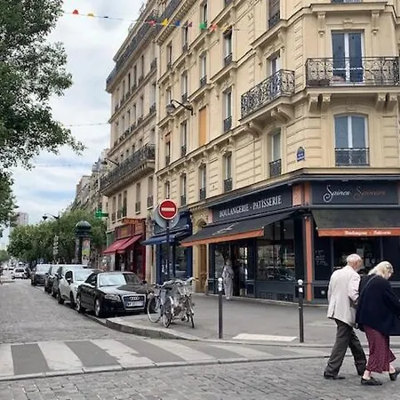 Charming Courtyard Latin Quarter Duplex * פריז