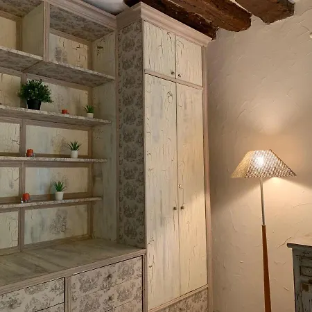Charming Courtyard Latin Quarter Duplex *
