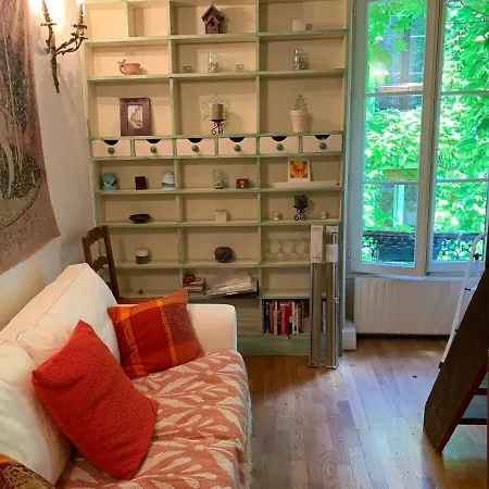 Charming Courtyard Latin Quarter Duplex Hébergement de vacances