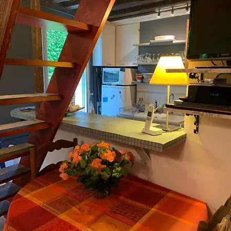 Charming Courtyard Latin Quarter Duplex Hébergement de vacances